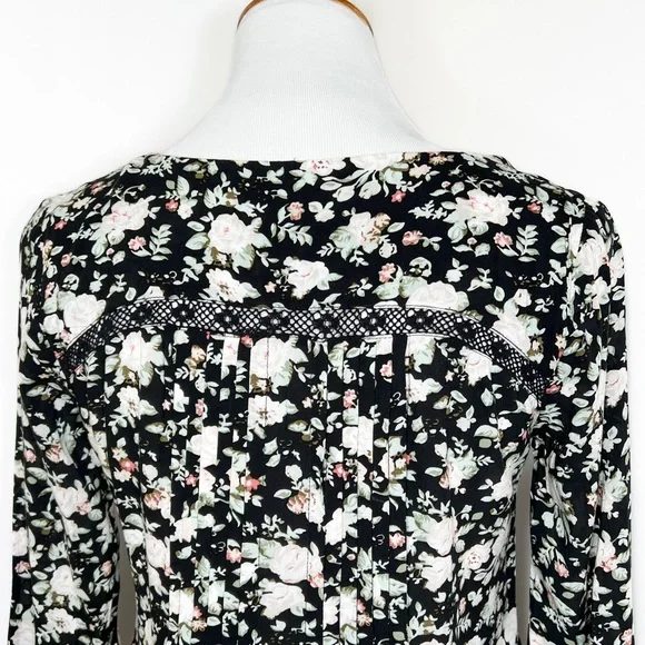 Anthropologie Eyelet Embroidered Pintuck Pleated Black Floral Peasant Top Size 0 - Picture 9 of 13